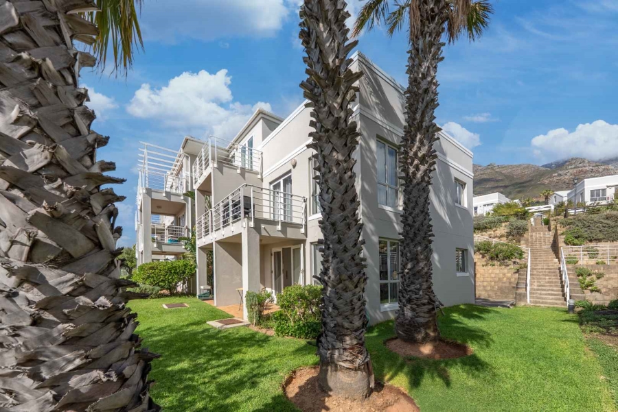 1 Bedroom Property for Sale in Vredehoek Western Cape